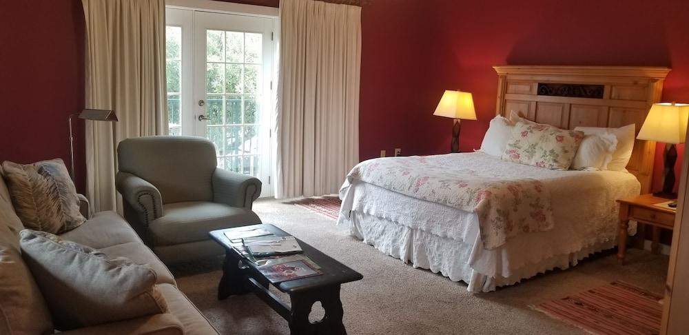 Downtown Guest Quarters Hotel photo 35