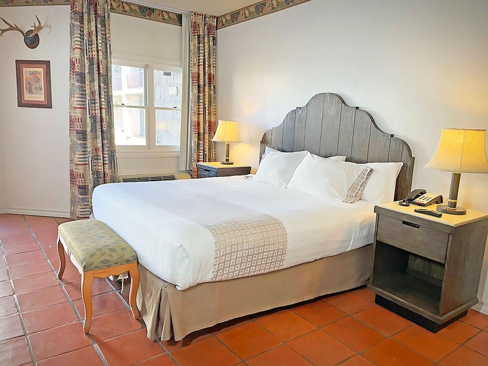 Y O Ranch Hotel photo 14