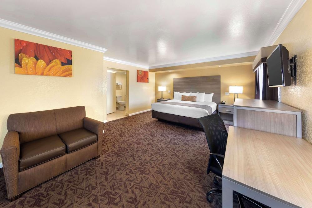 Best Western Hanford Inn photo 17