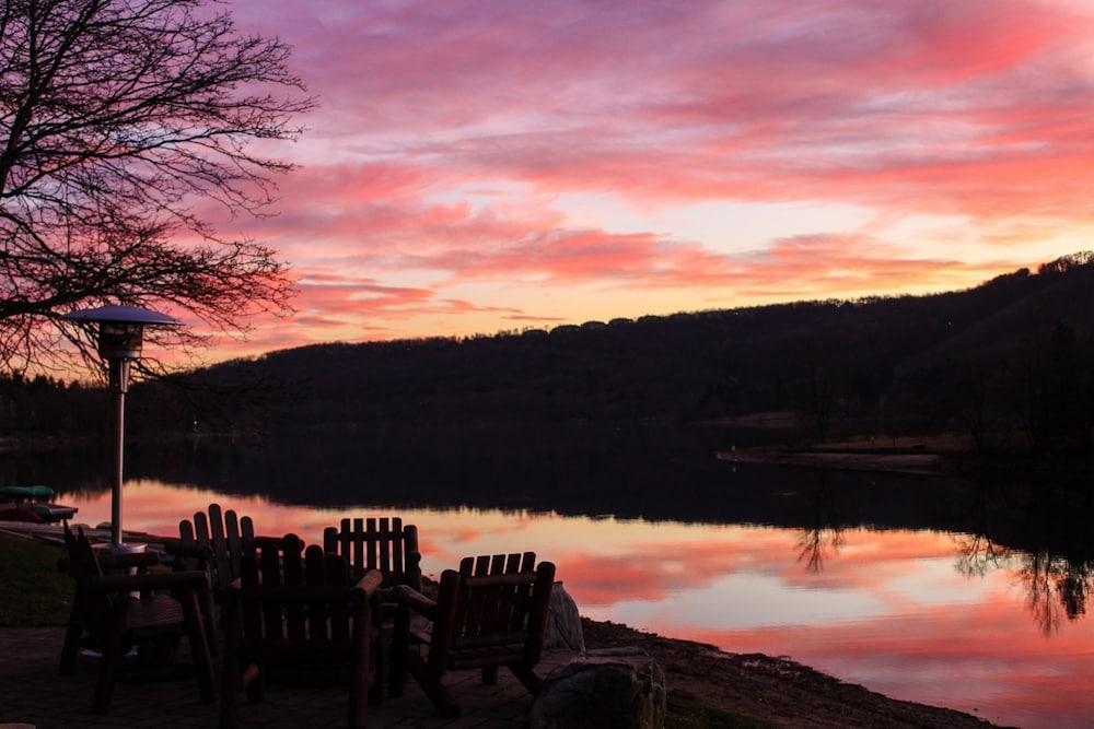 LakeFront Lodge photo 15