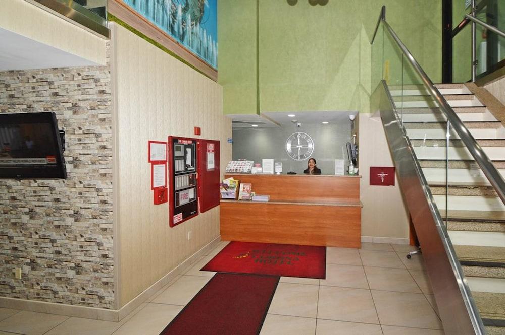Corona Hotel photo 4