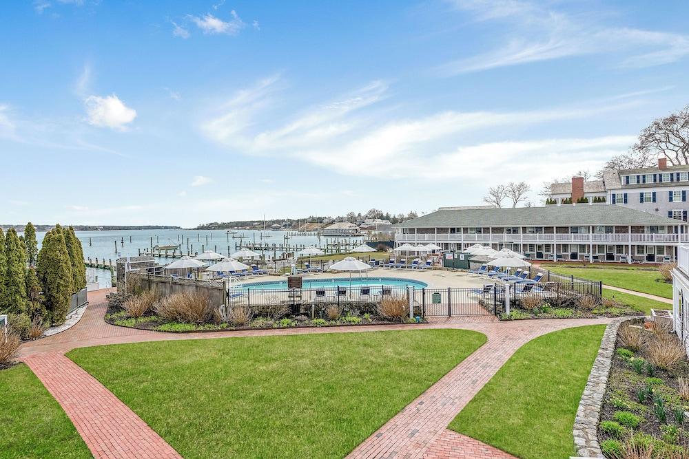 The Harborside Inn — hotel in Edgartown