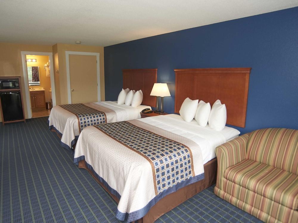 Swiss Chalets Village Inn photo 61