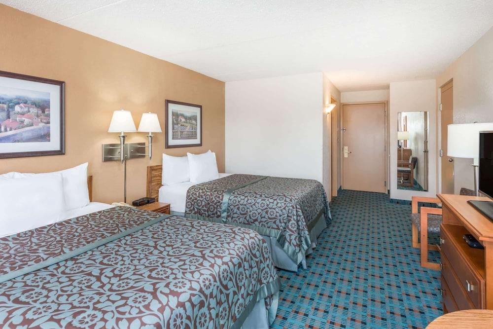 Days Inn by Wyndham Kirksville photo 5