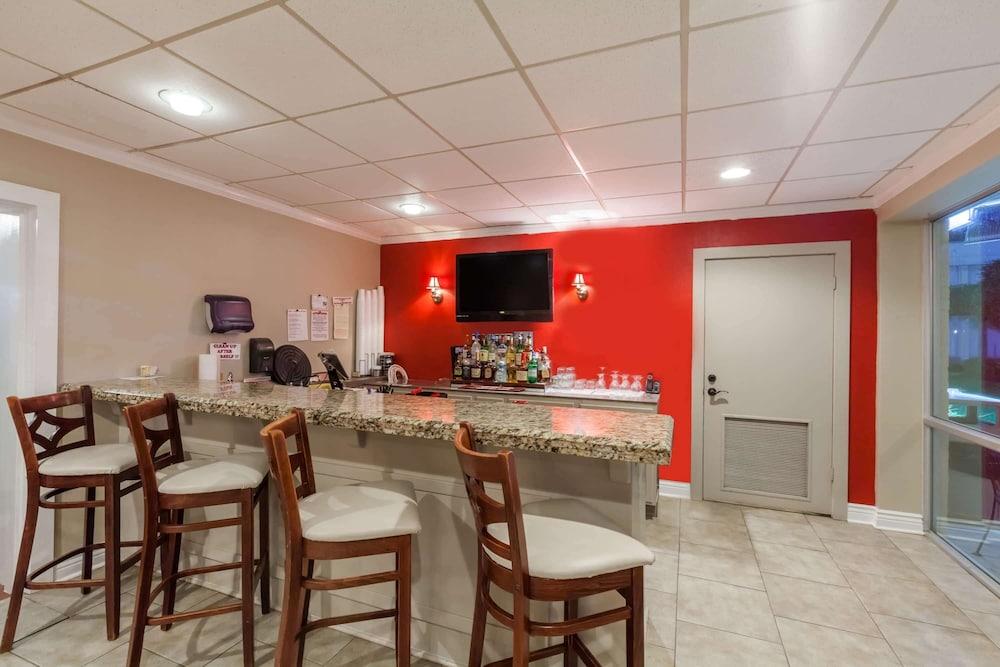 Ramada by Wyndham New Iberia photo 52