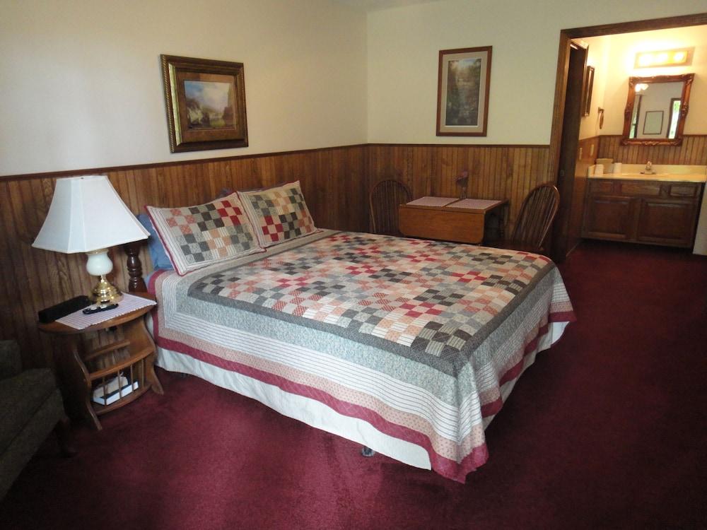 Brackenridge Lodge photo 7