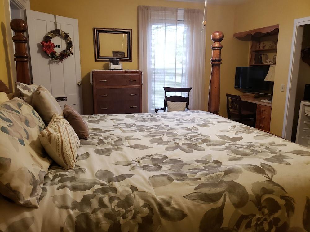 The Colonial Motel photo 7