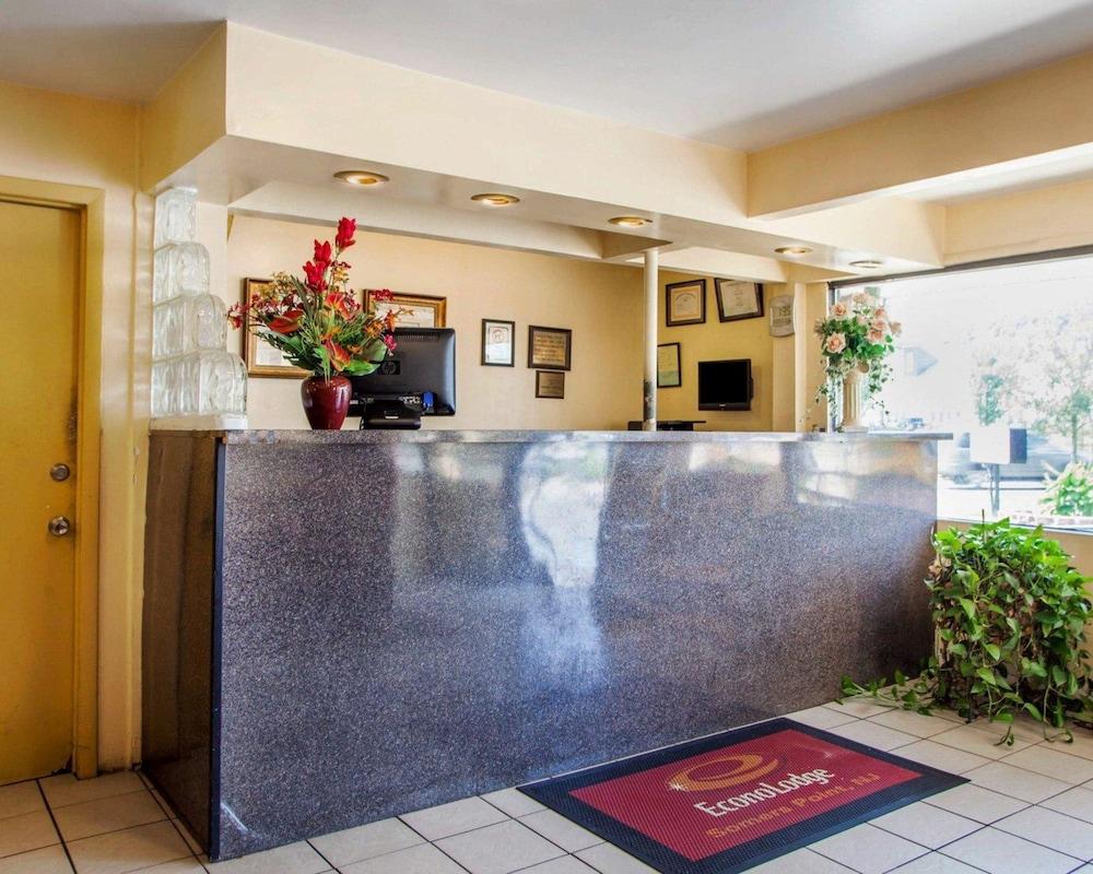 Econo Lodge Somers Point photo 3