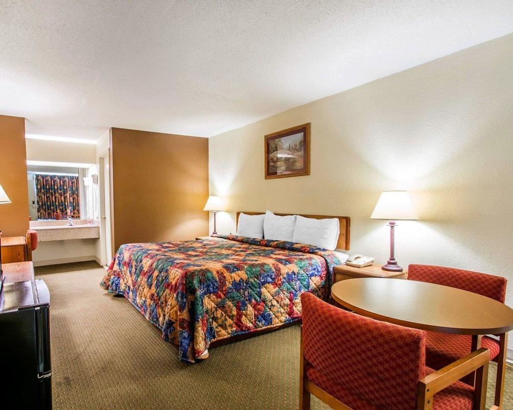 Econo Lodge Andalusia photo 41