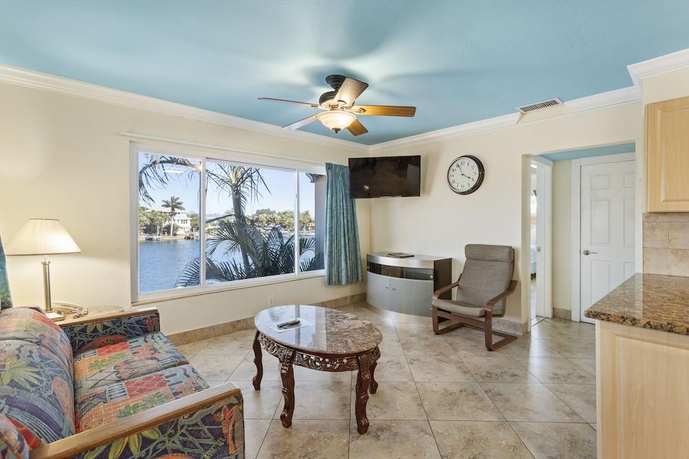 Bay Palms Waterfront Resort - Hotel and Marina photo 22