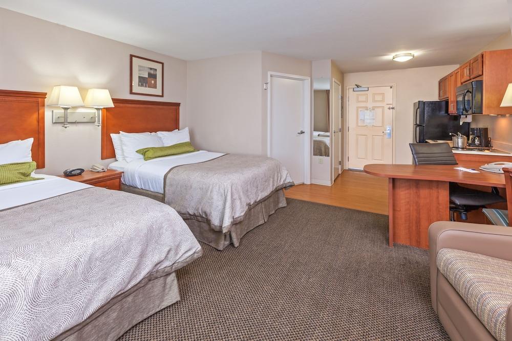 Candlewood Suites Owasso by IHG photo 9