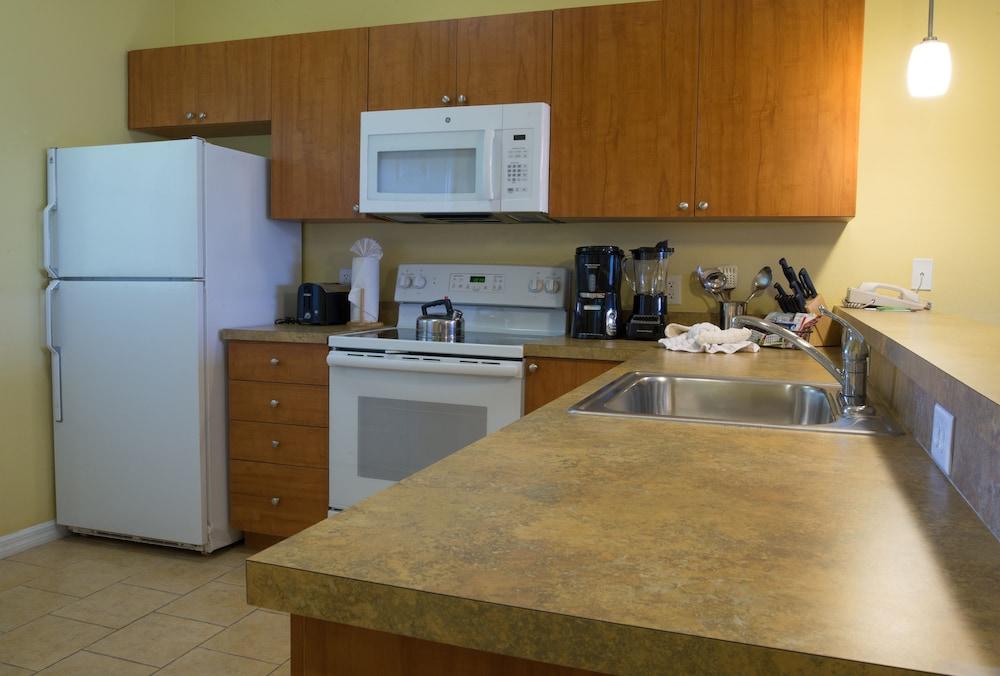 Barefoot Suites photo 20