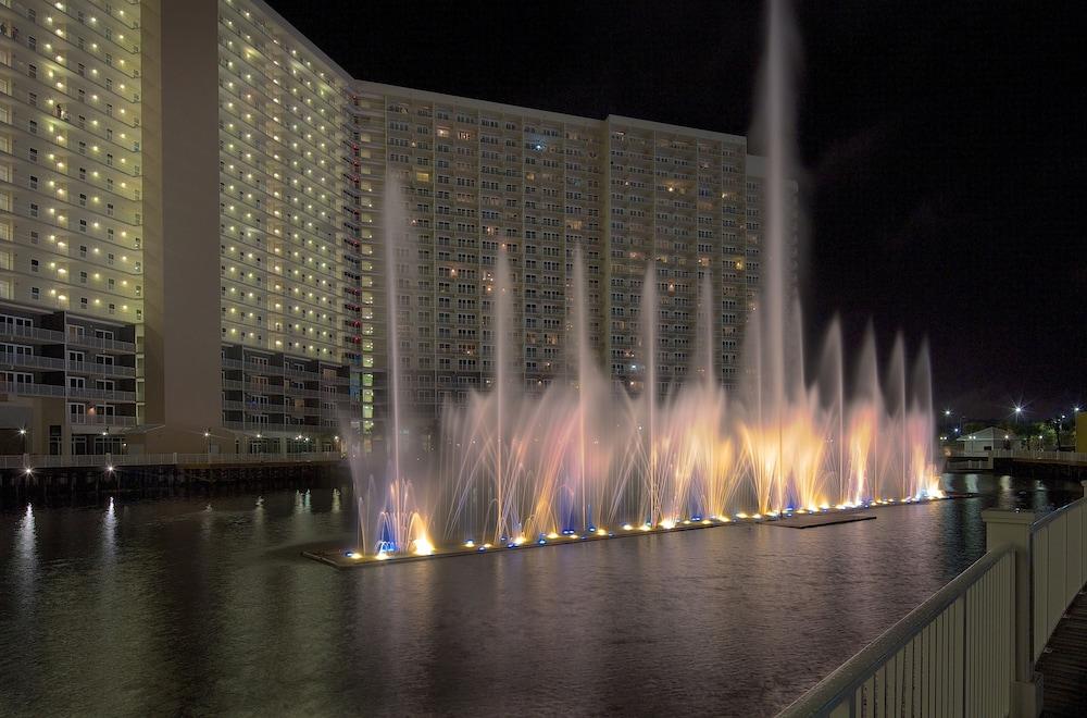 Laketown Wharf by Emerald View Resorts photo 7