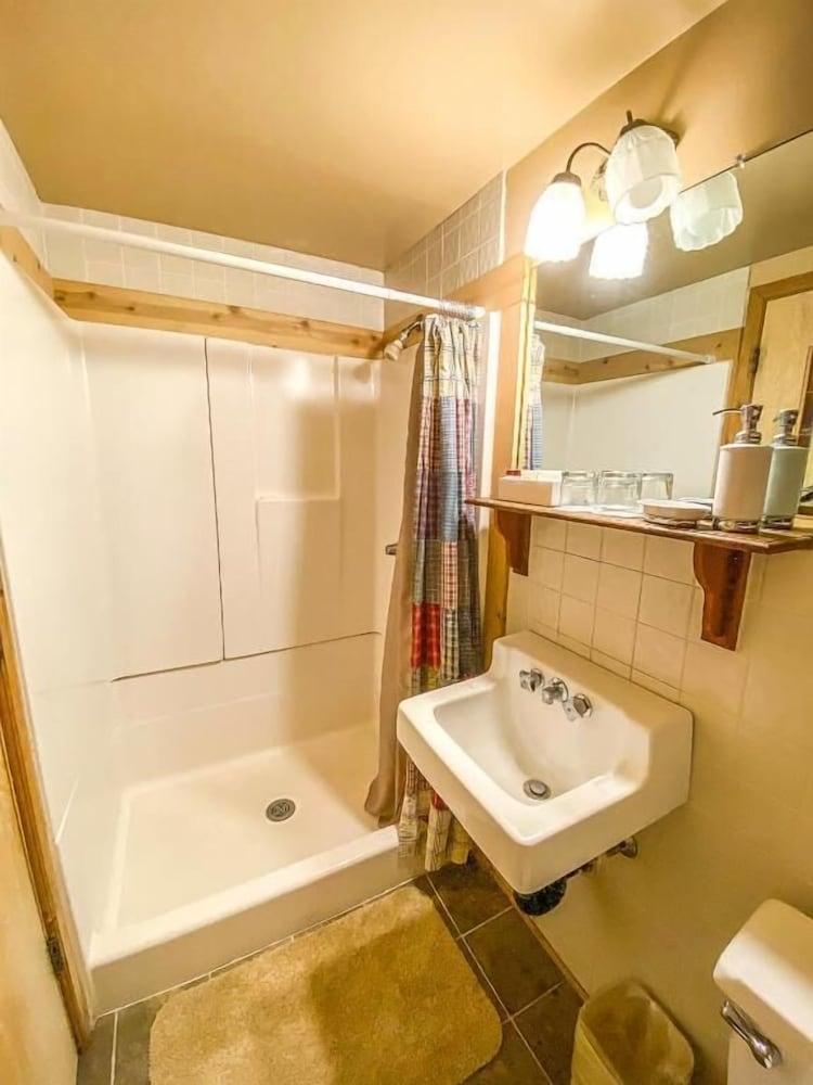 Eagle's Nest Lodge photo 5