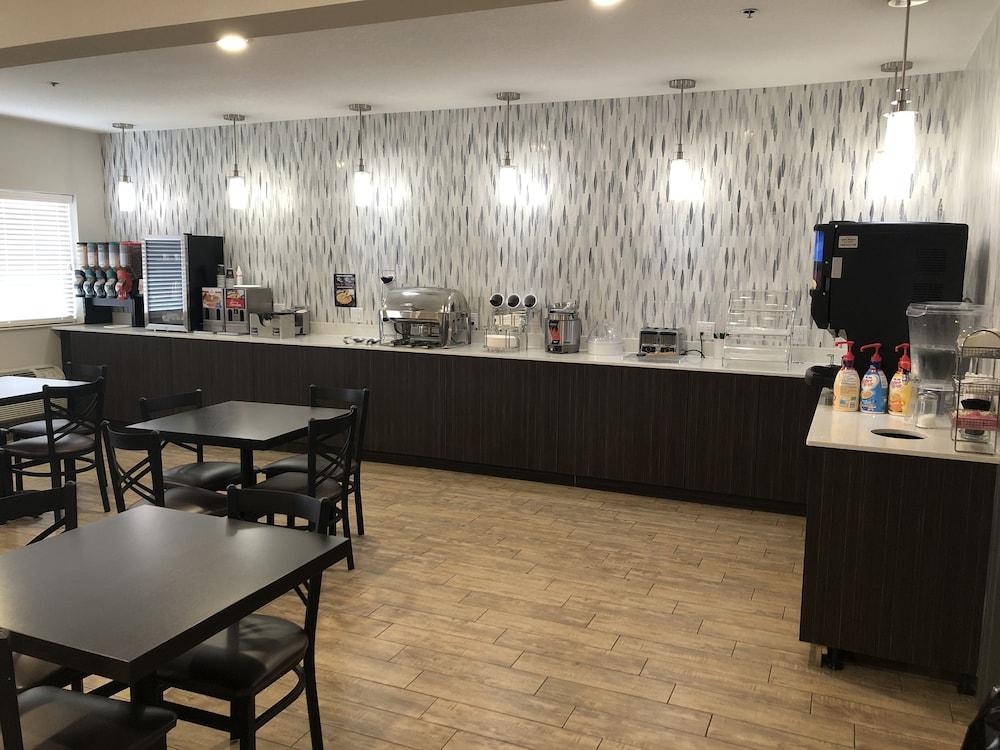 Baymont by Wyndham Moses Lake photo 25