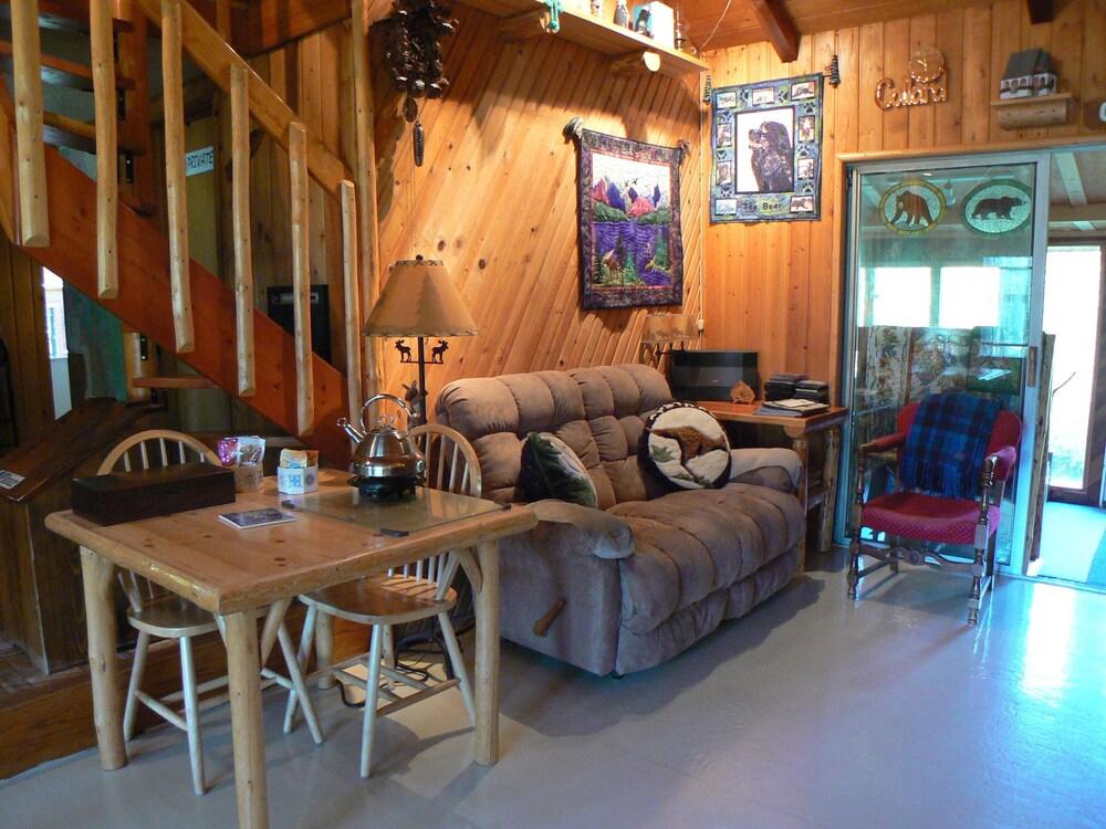 Smoky Bear Ranch Bed & Breakfast & Cabins photo 9