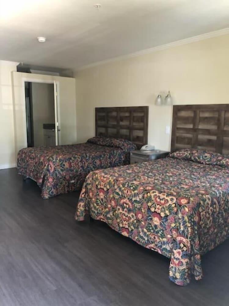 Sierra Crossing Motel photo 2