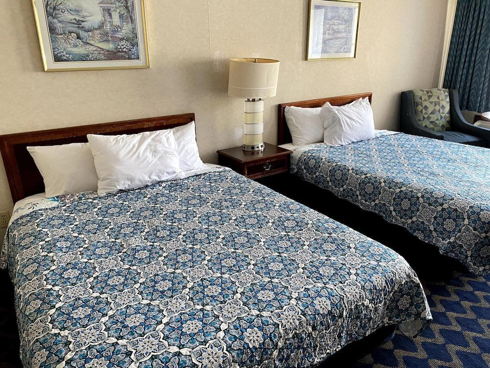 Economy Lodge photo 39