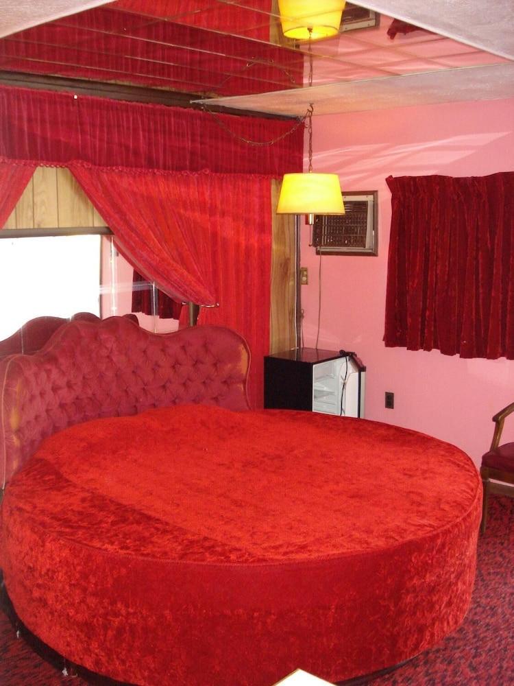Cedar Grove Motel photo 10