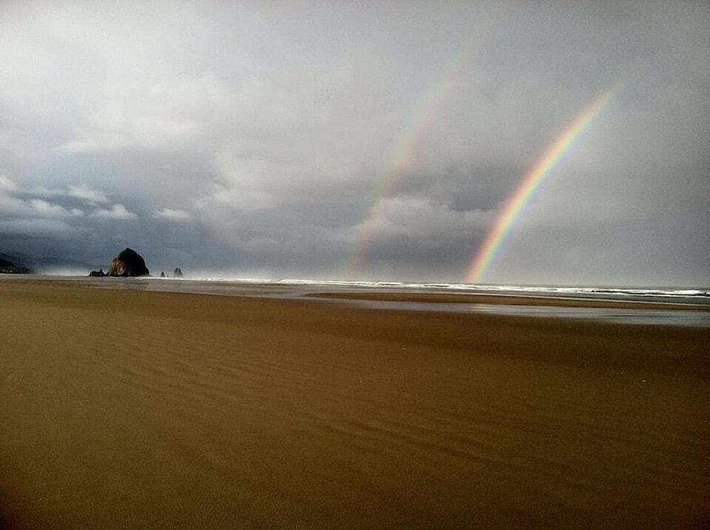 Land's End at Cannon Beach photo 13