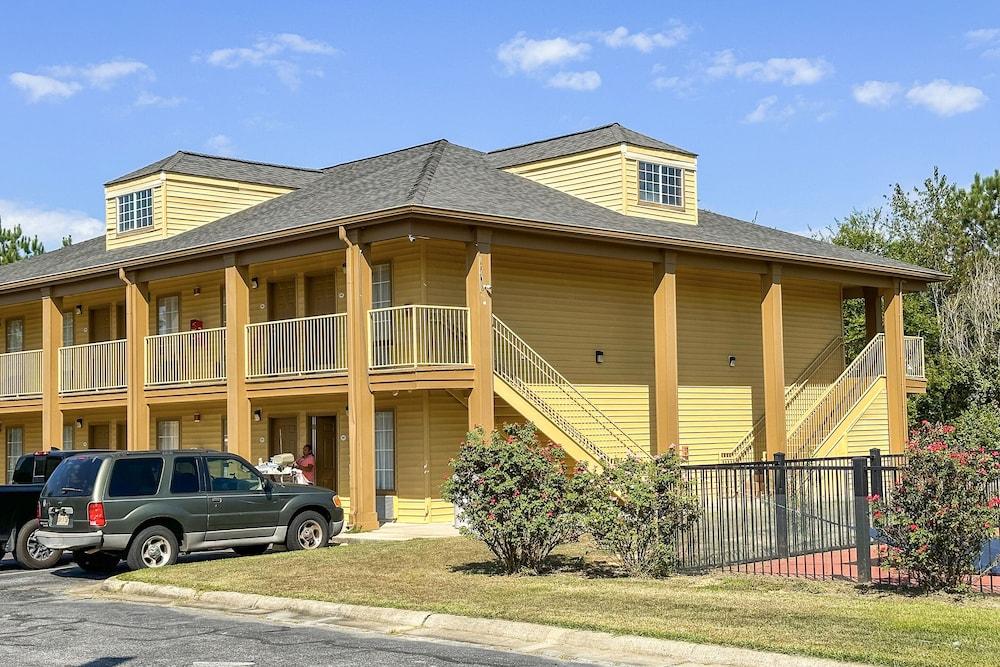 Bonita Lakes Inn by Capital O Meridian I20 photo 68