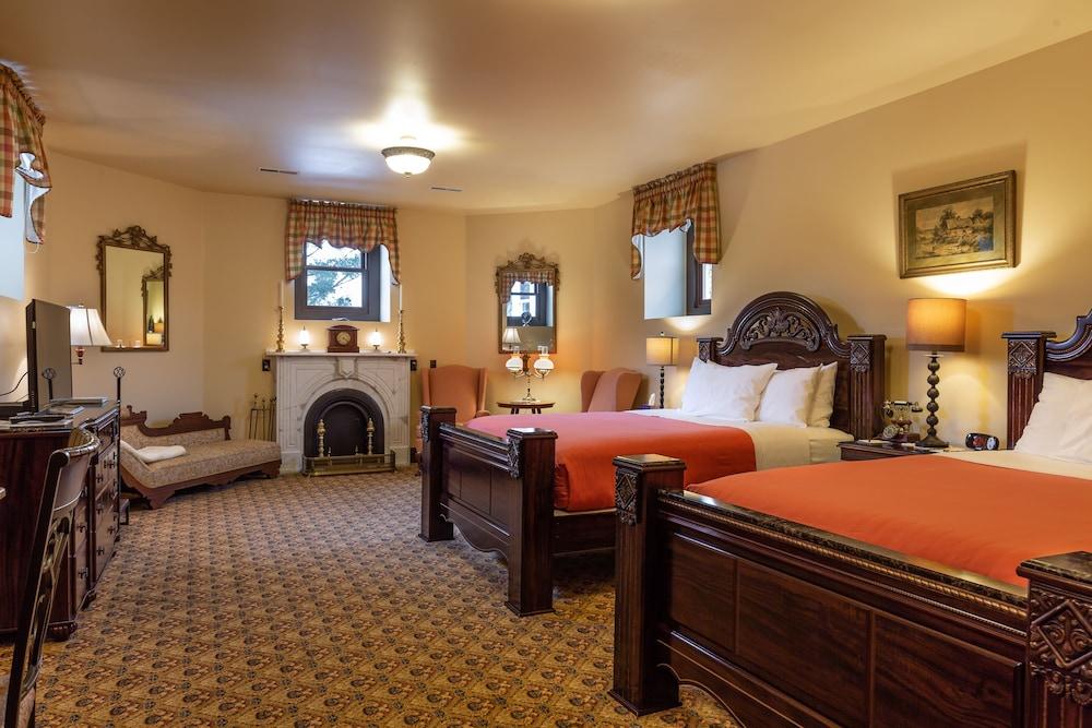 Steele Mansion photo 4