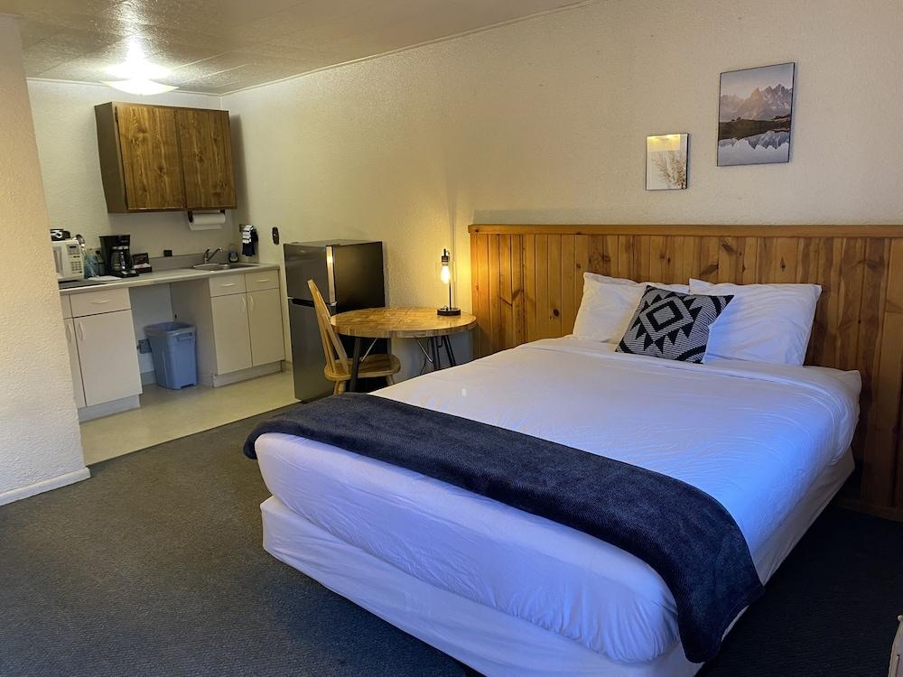 Columbia Point Resort photo 58