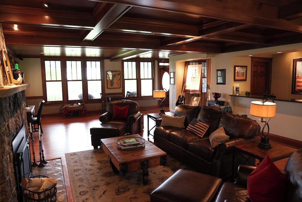 The Liberty Lodge at Sister Bay photo 9