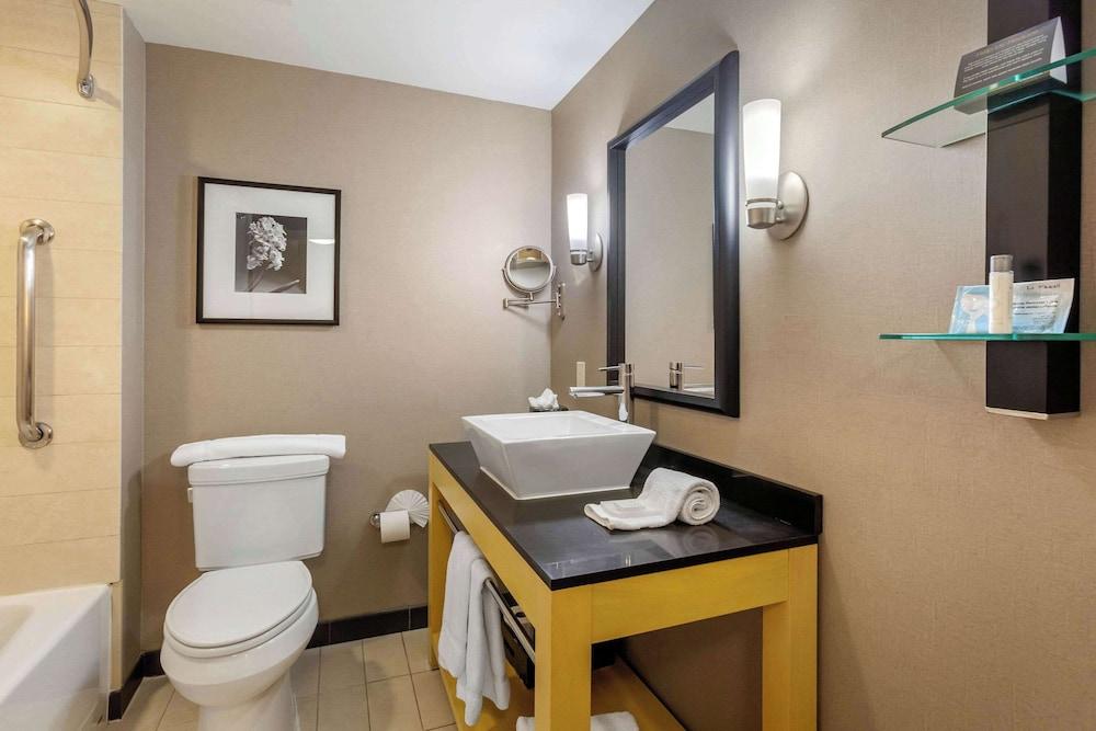 SpringHill Suites by Marriott Fort Collins photo 40