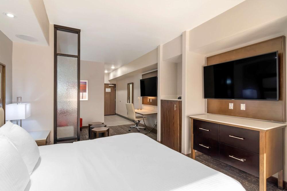 Best Western Premier Liberty Inn & Suites photo 10
