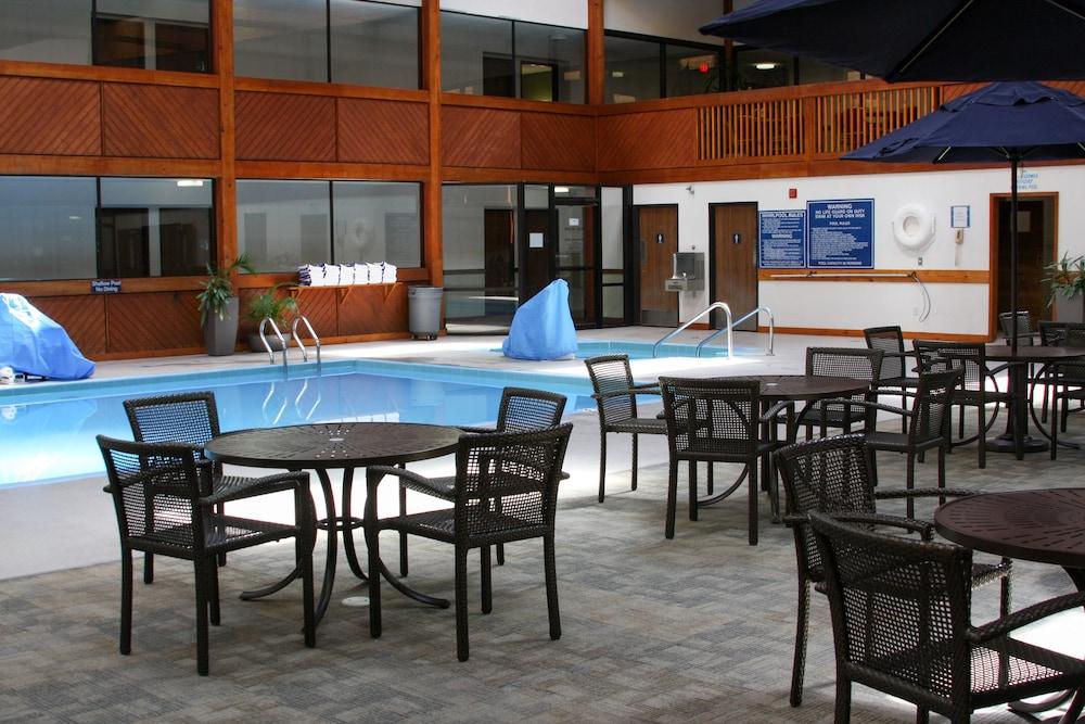 Barker's Island Inn Resort photo 6