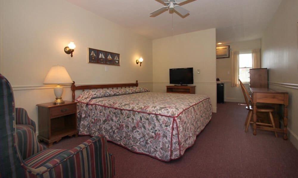 Holiday House Inn photo 14
