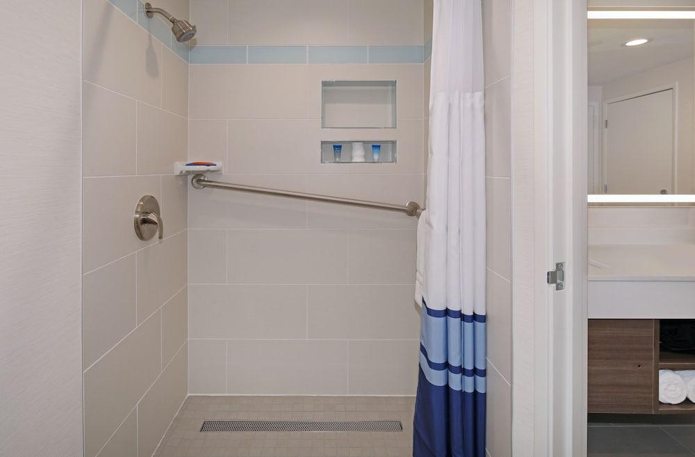 Tropicana Inn and Suites photo 12