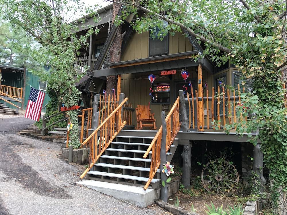 Bear Creek Motel And Cabins photo 2