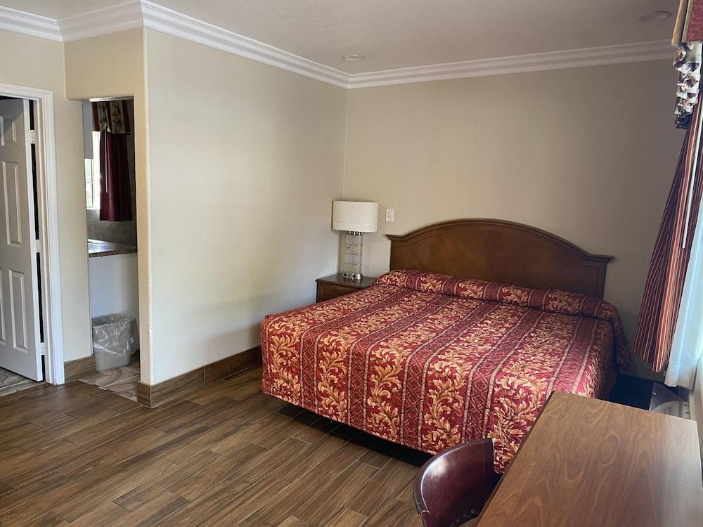 Palace Inn Oxnard photo 17