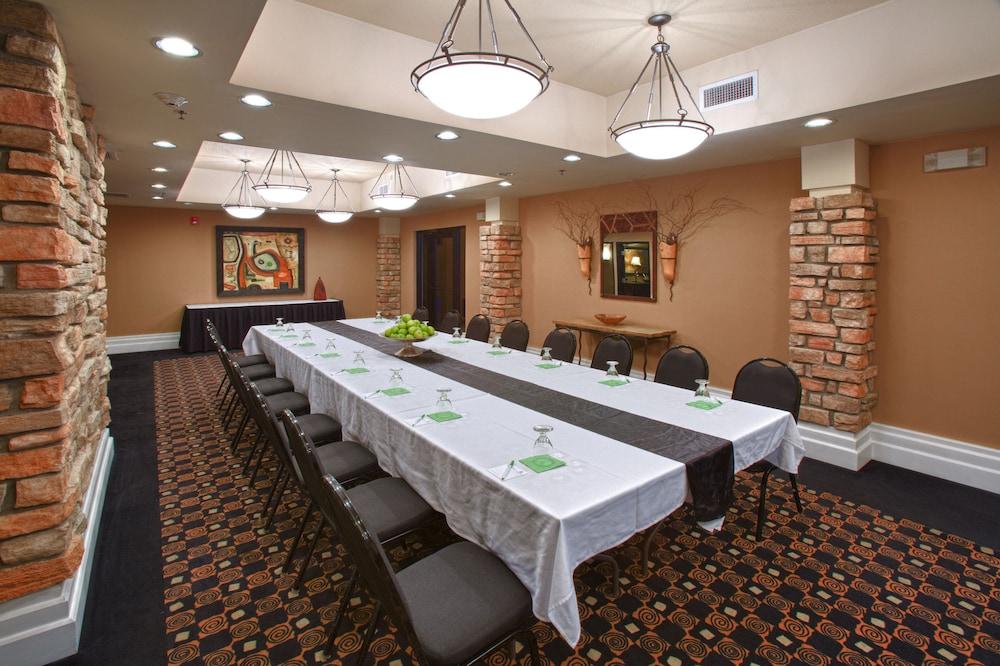 Holiday Inn Hotel & Suites St. Paul NE - Lake Elmo by IHG photo 99