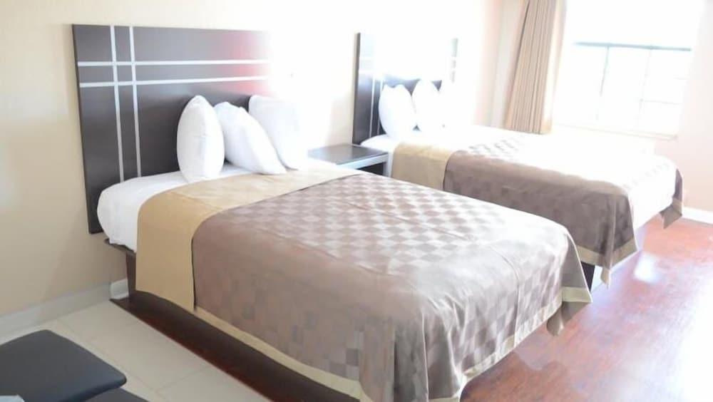 Regency Inn photo 30