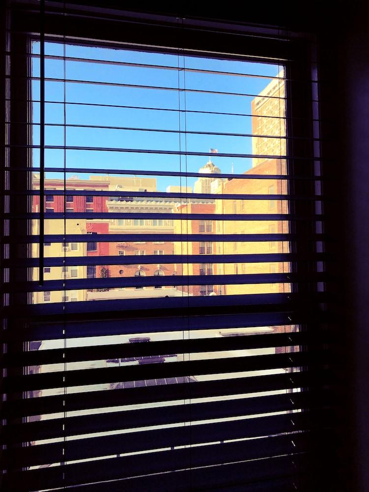 Touchstone Hotel - City Center photo 31