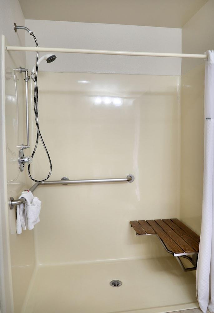 Days Inn & Suites by Wyndham Llano photo 32
