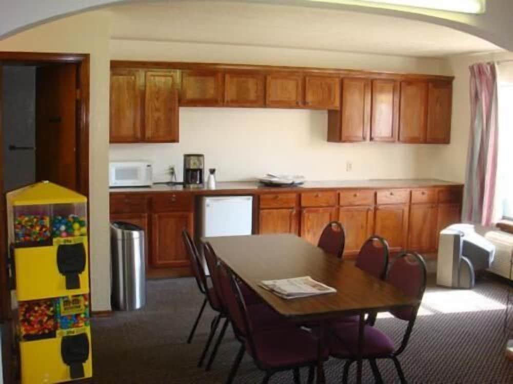 Medical Inn Motel photo 23