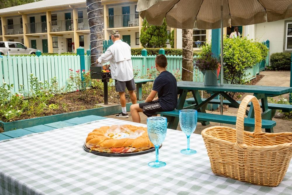 Steinhatchee River Inn photo 97