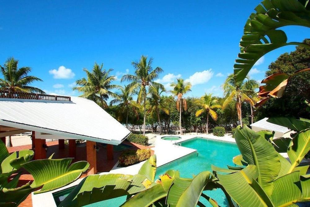 Bahia Bay Resort photo 2
