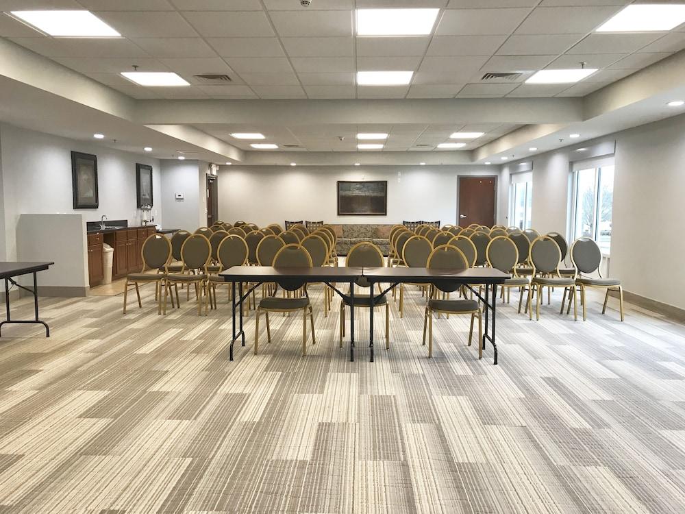 Holiday Inn Express & Suites Somerset Central by IHG photo 71