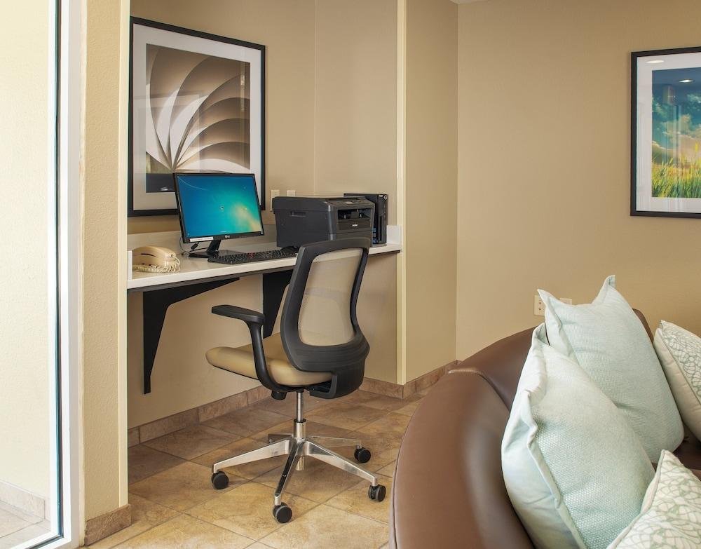 Candlewood Suites Bellevue by IHG photo 29