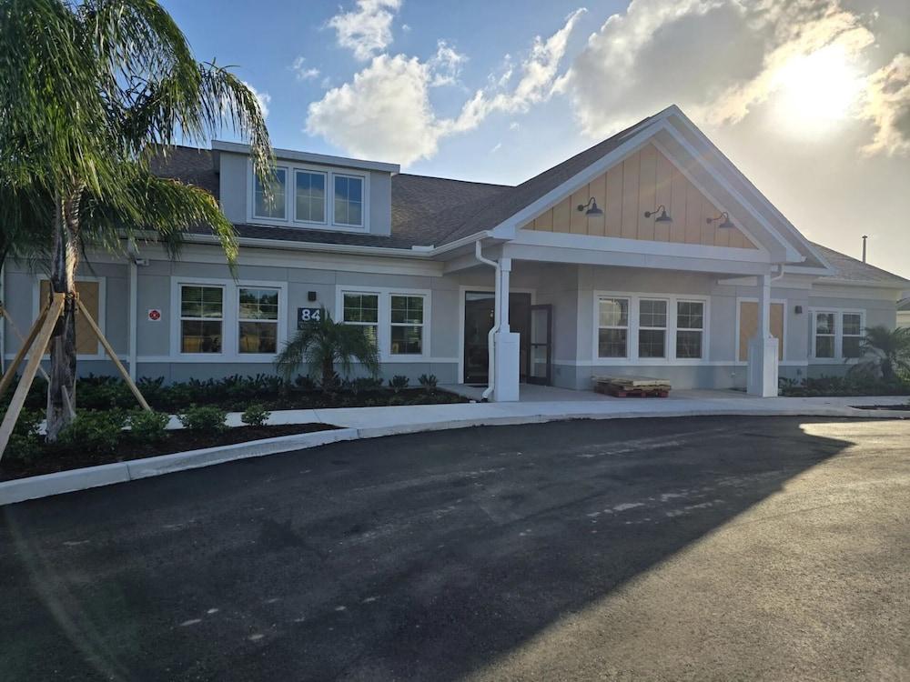 Landing Apartments Palm Bay photo 8