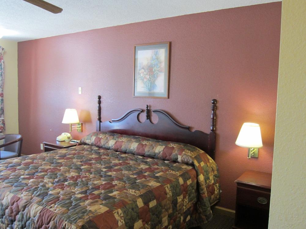 First Western Inn photo 35