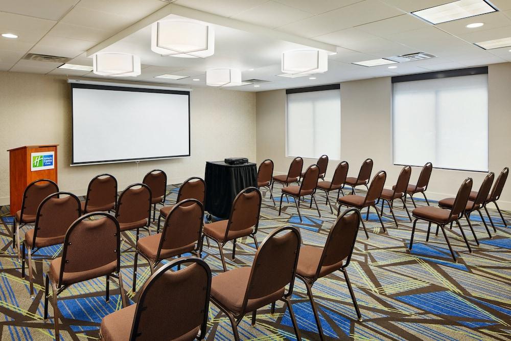 Holiday Inn Express & Suites Jacksonville SE- Med Ctr Area by IHG photo 40