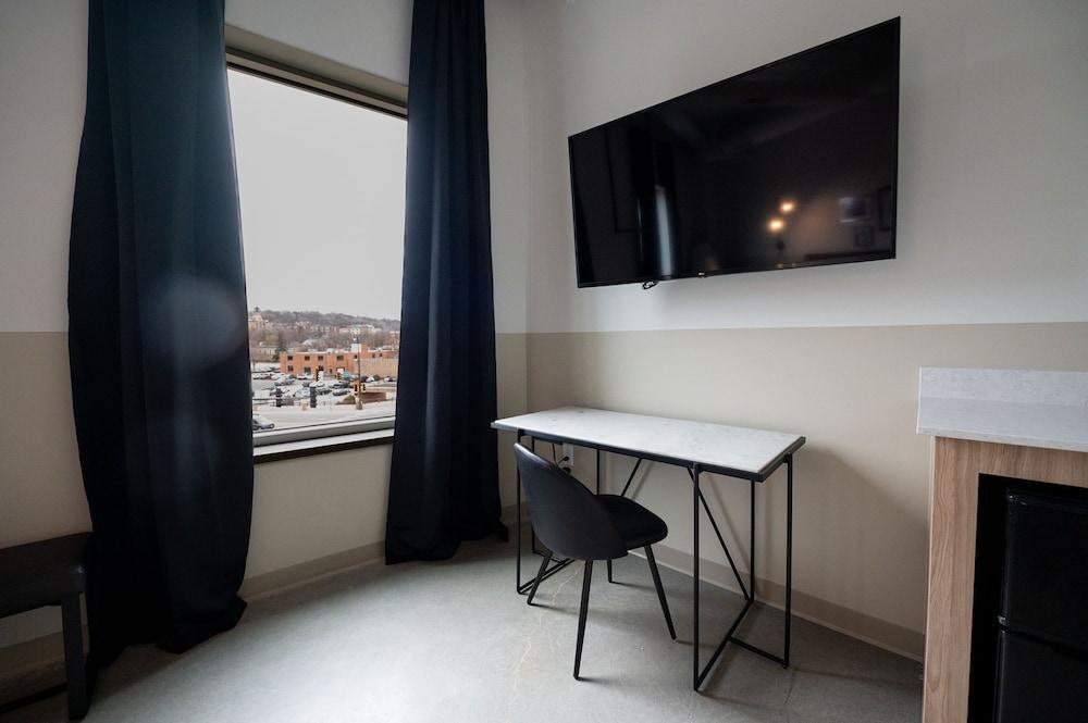 Arch and Cable Hotel photo 8