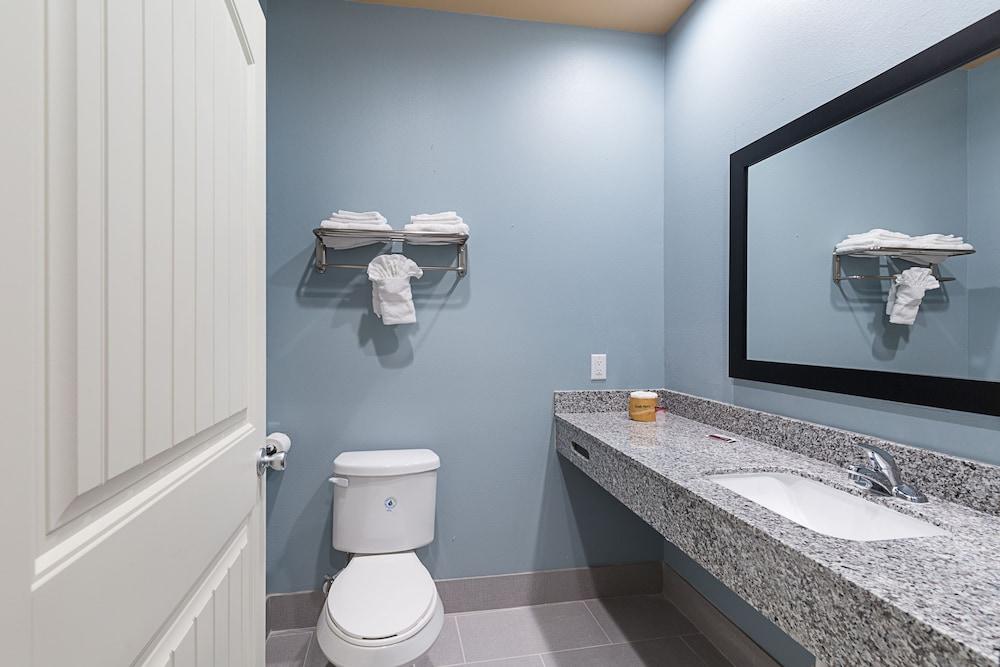 Scottish Inns & Suites photo 11
