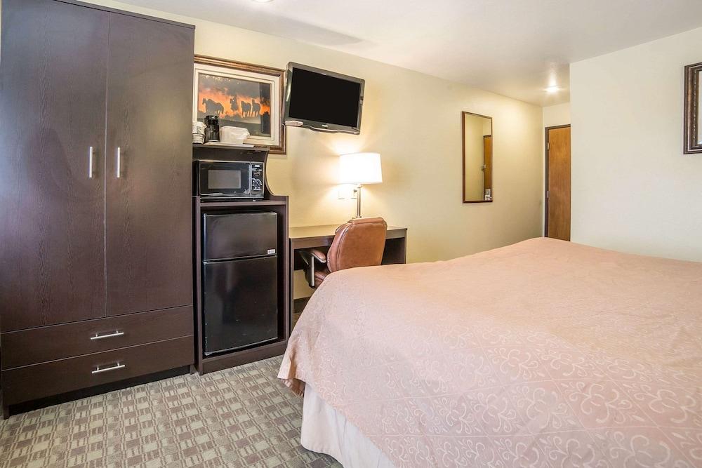 Quality Inn & Suites Elko photo 15